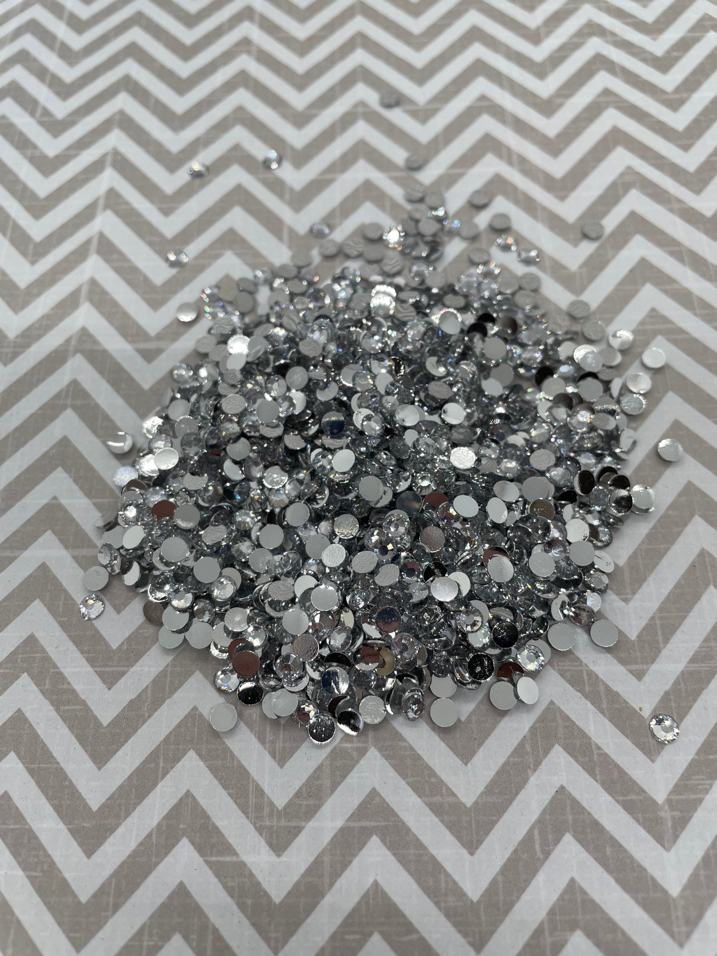 Silver Mound (Clear) Resin Silver Flatback Rhinestone