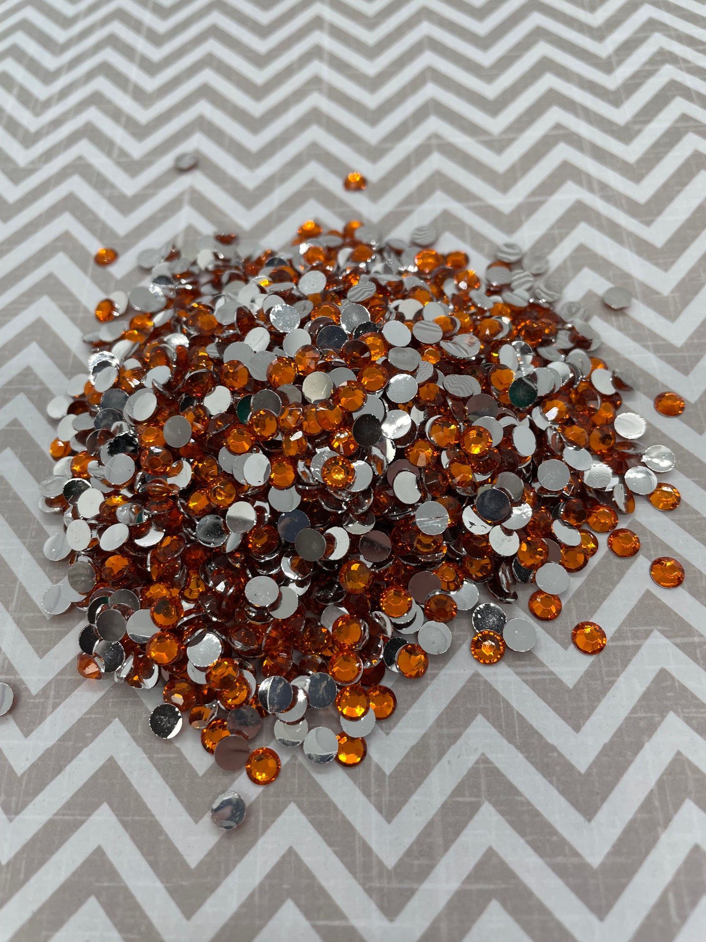 Black eyed Susan (Hyacinth Orange) Resin Silver Flatback Rhinestone